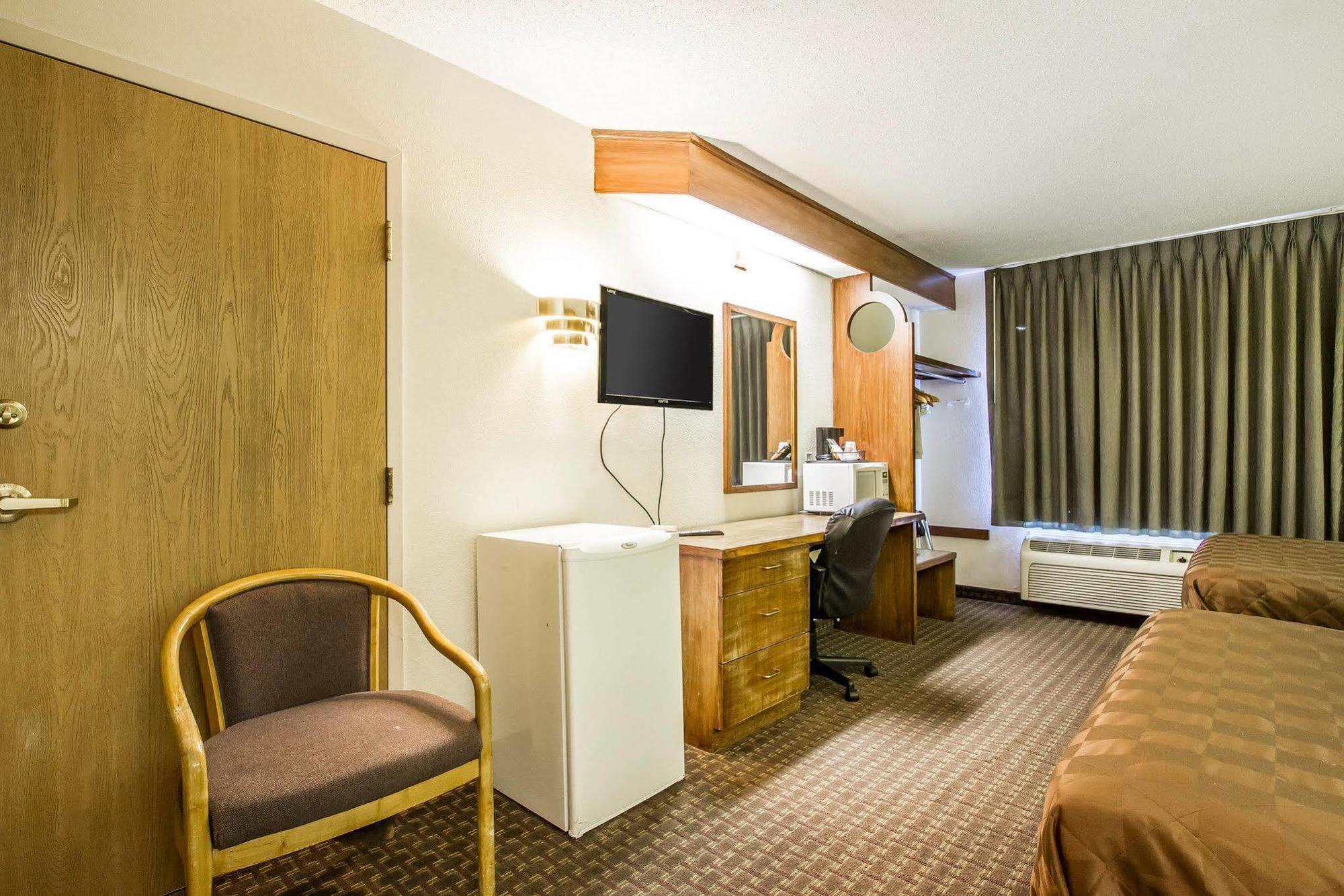 Rodeway Inn メンフィス エクステリア 写真